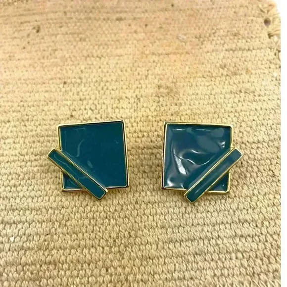 VTG Gold Tone Square Green Enamel Earrings Retro 1" Stamped R - Picture 1 of 11